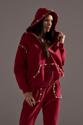 COZY HOLIDAY PEARL SWEATSHIRT IN BURGUNDY