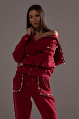 COZY HOLIDAY PEARL SWEATSHIRT IN BURGUNDY