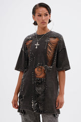 MARGOT DISTRESSED STUDDED SHORT SLEEVE TEE