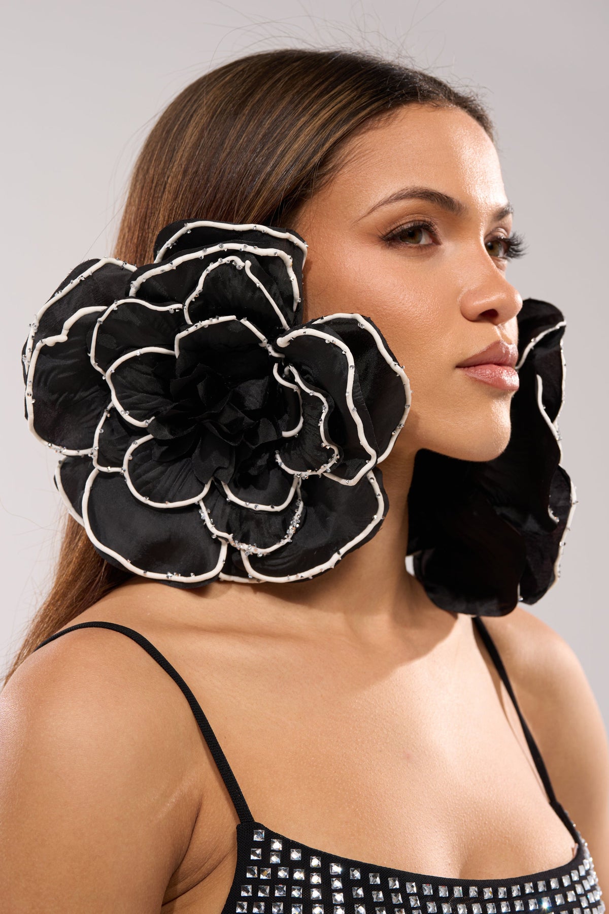 DRAMA EARRING