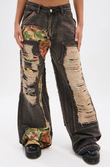 BRIGETTE DISTRESSED JEANS WITH JACQUARD DETAIL
