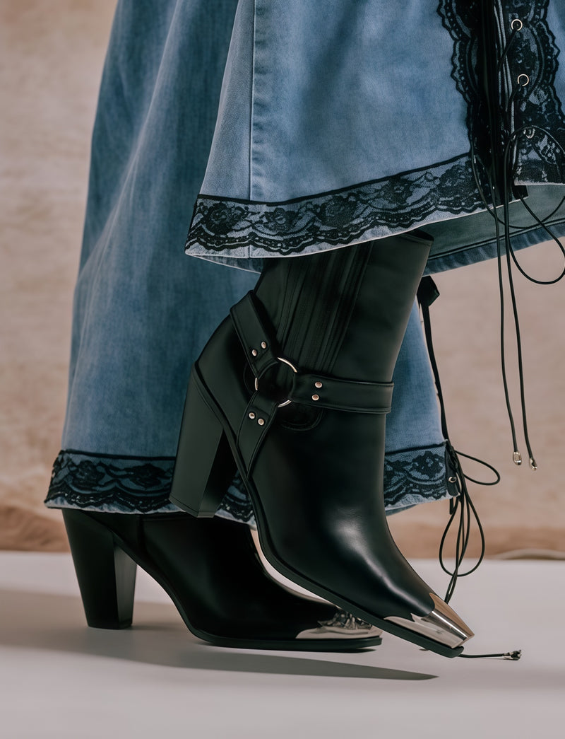 TRENDING: WESTERNSHOES