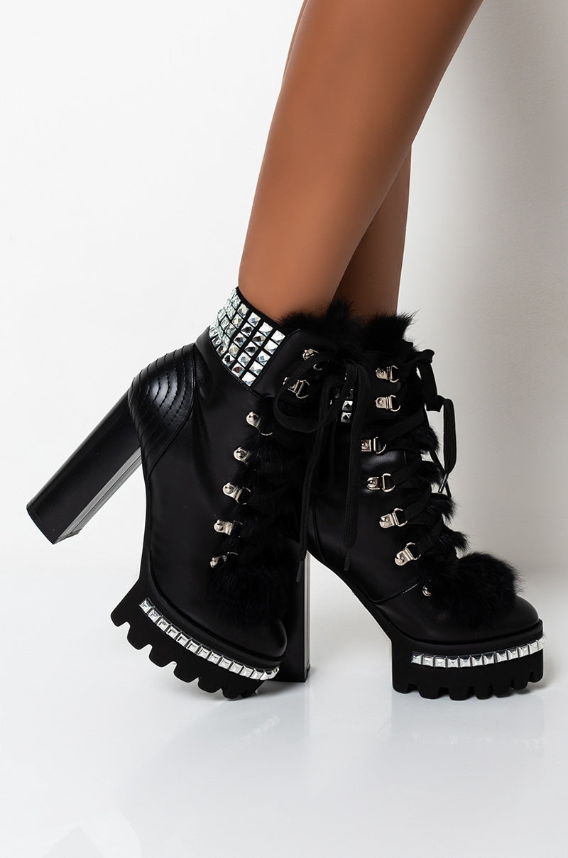 AZALEA WANG NOT MY TYPE CHUNKY HEEL BOOTIE IN BLACK