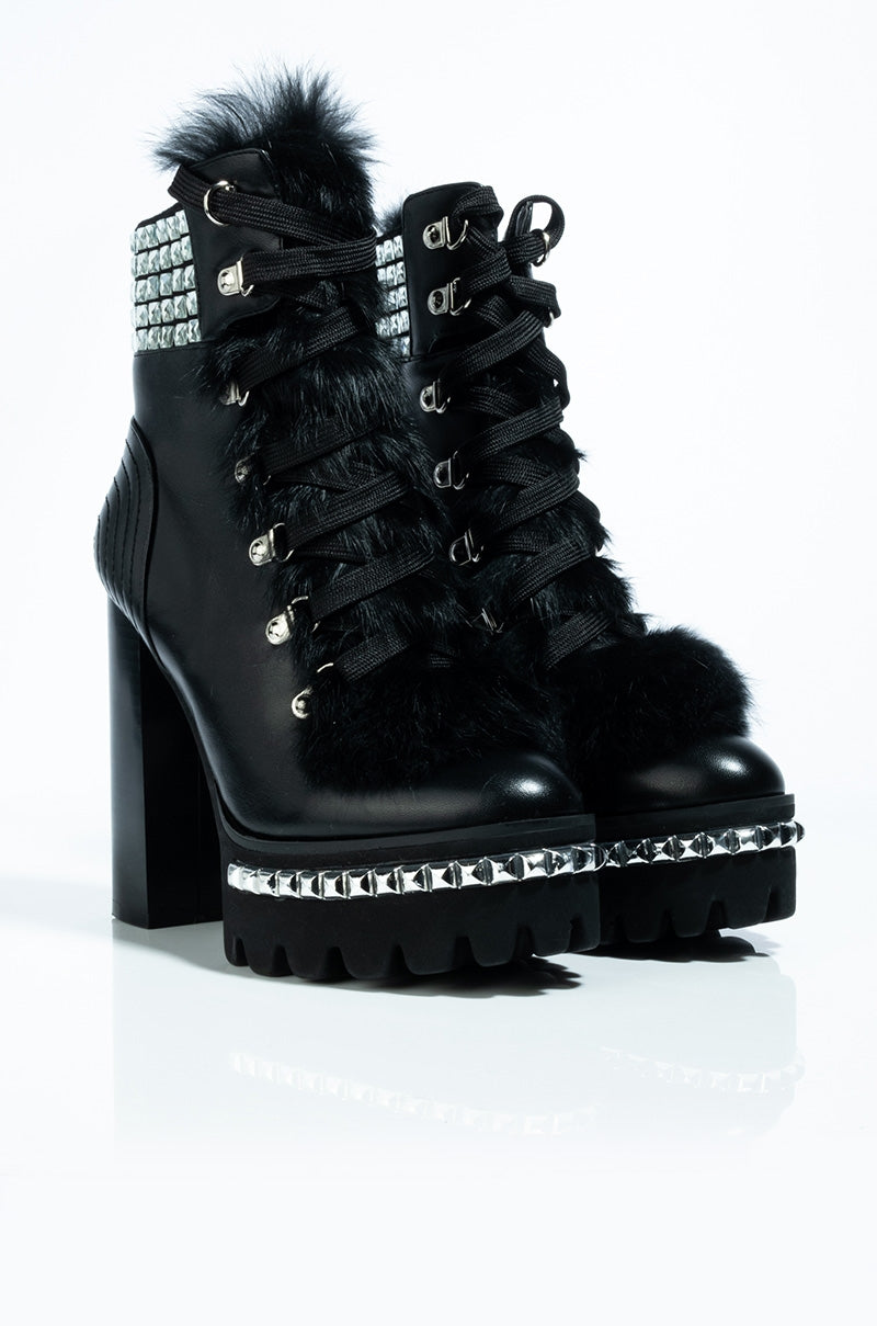 AZALEA WANG NOT MY TYPE CHUNKY HEEL BOOTIE IN BLACK