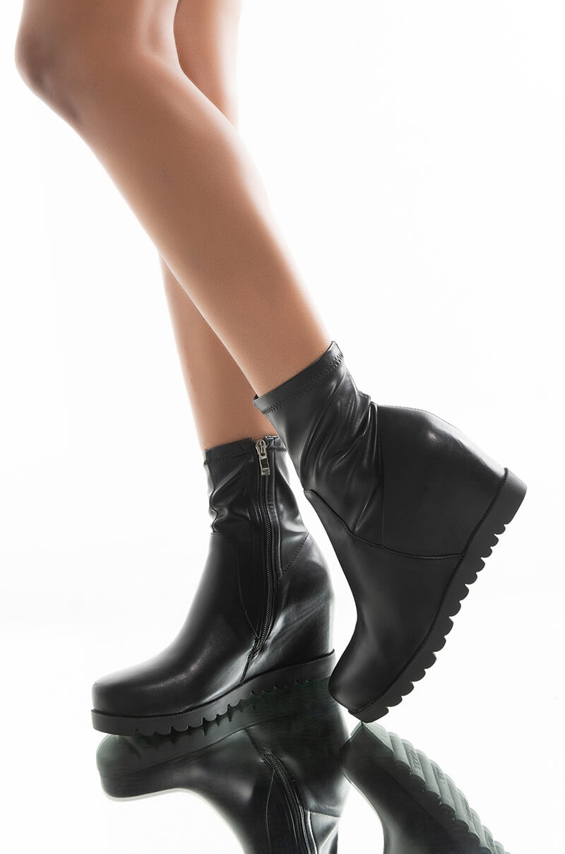 AZALEA WANG CAN'T BREAK US WEDGE BOOTIE IN BLACK