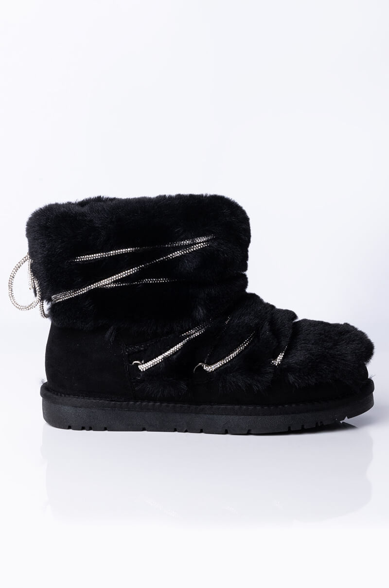 AZALEA WANG COZIED UP FLAT BOOTIE IN BLACK