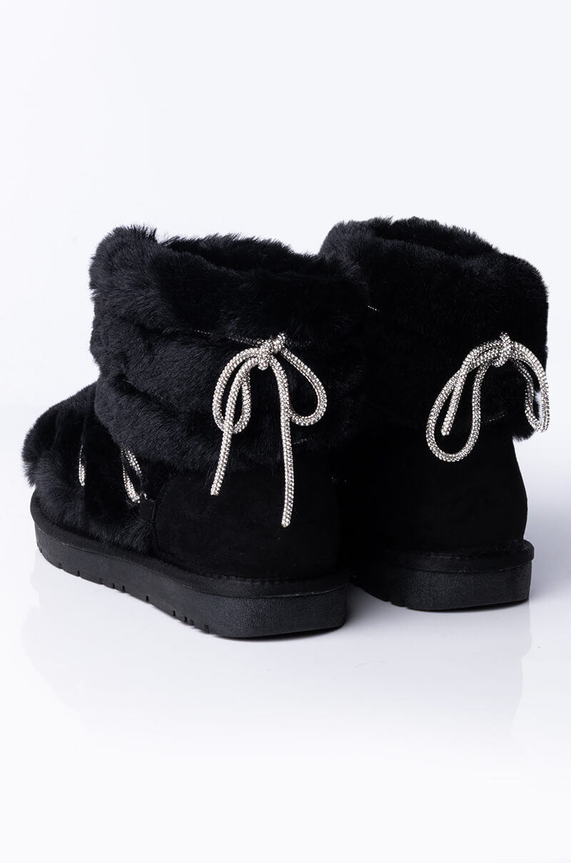 AZALEA WANG COZIED UP FLAT BOOTIE IN BLACK