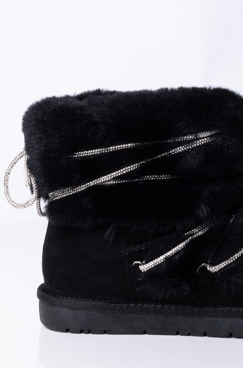 AZALEA WANG COZIED UP FLAT BOOTIE IN BLACK
