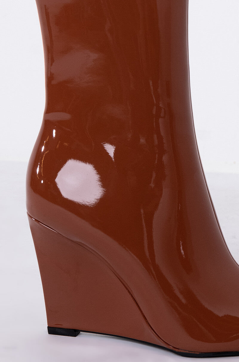 AZALEA WANG FIGURE IT OUT WEDGE BOOTIE IN CARAMEL