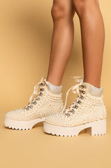AZALEA WANG GET LOST FLATFORM BOOTIE IN WHITE