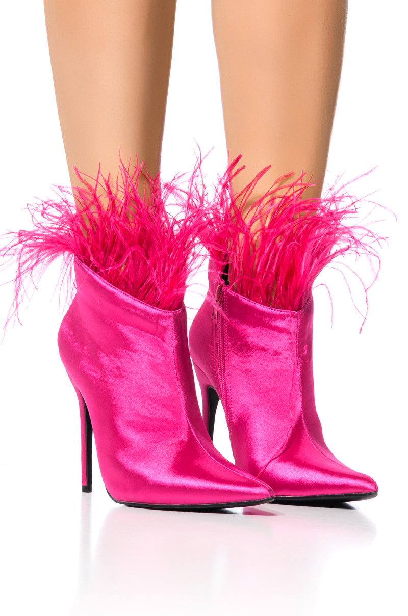 AZALEA WANG KAYLYNN FEATHER BOOTIE IN FUSCHIA