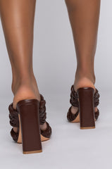 AZALEA WANG LET'S SLOW IT DOWN CHUNKY SANDAL IN CHOCOLATE