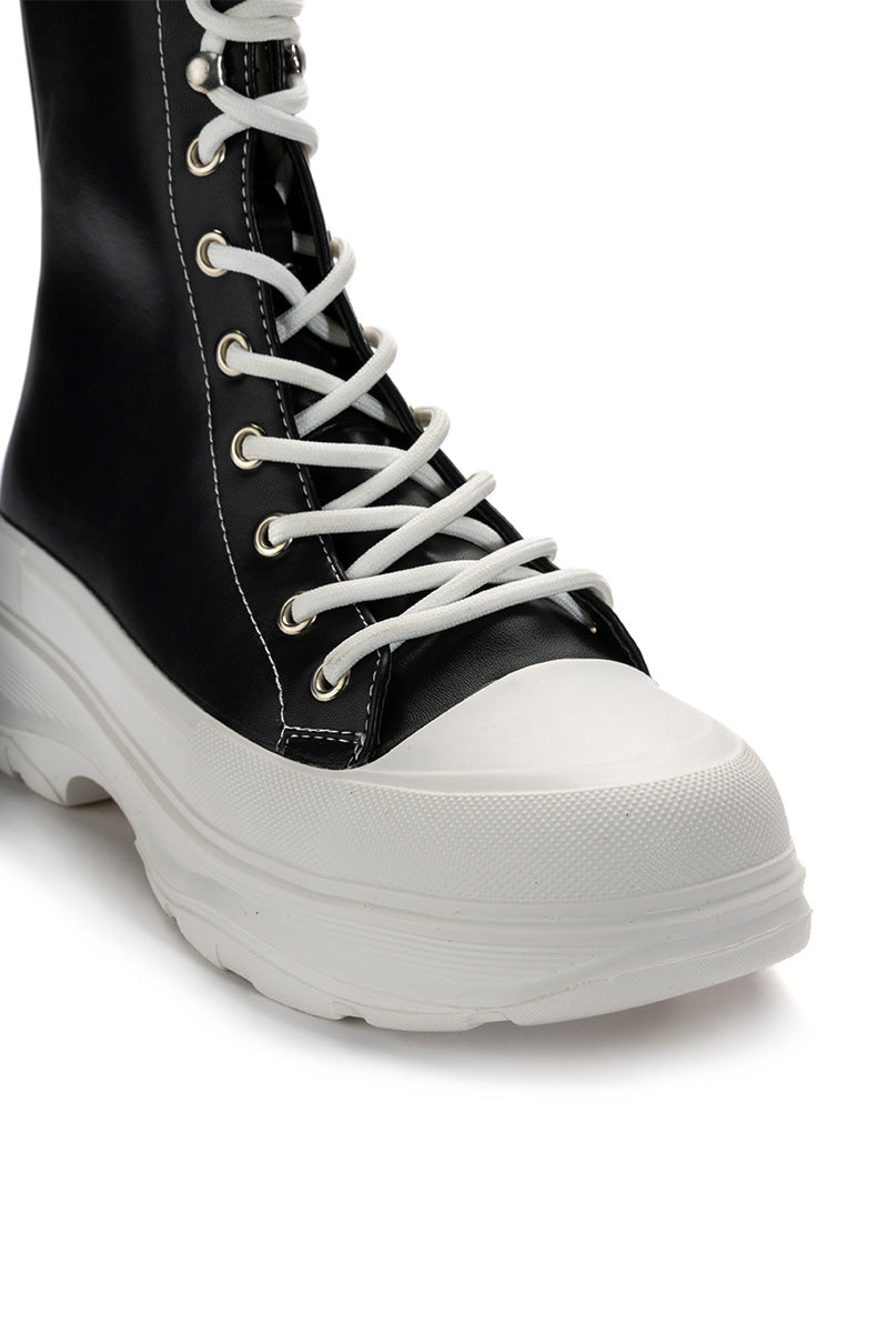 AZALEA WANG NEVER MISTAKEN FLATFORM SNEAKER IN BLACK MULTI