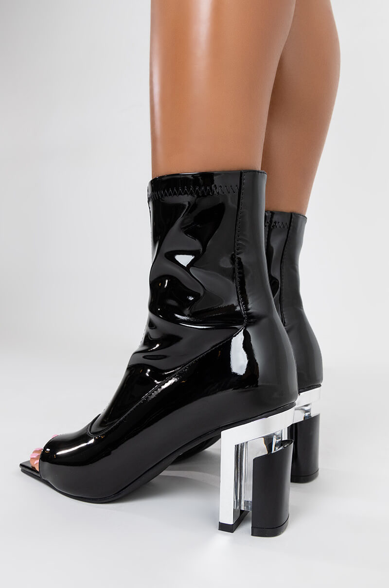 AZALEA WANG NEXT LEVEL STILETTO PUMP IN BLACK