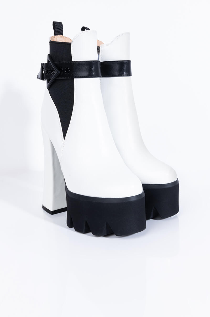 AZALEA WANG NIGHT IN ASPEN CHUNKY BOOTIE IN WHITE
