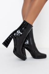 AZALEA WANG NOBODY DOES IT LIKE ME CHUNKY BOOTIE IN BLACK