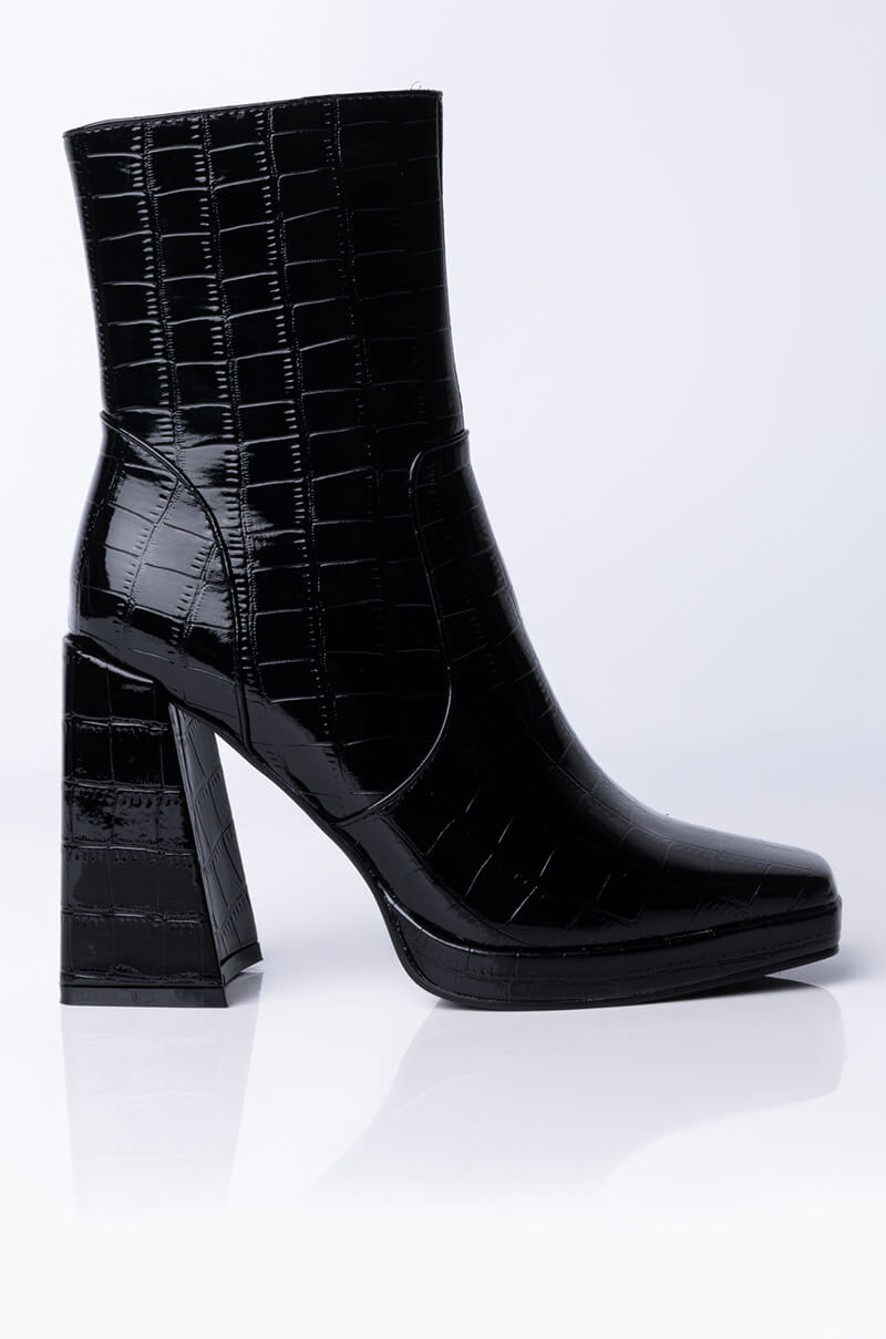 AZALEA WANG NOBODY DOES IT LIKE ME CHUNKY BOOTIE IN BLACK