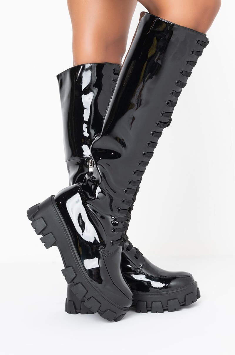 AZALEA WANG PUT THE BLAME ON ME FLATFORM BOOT IN BLACK