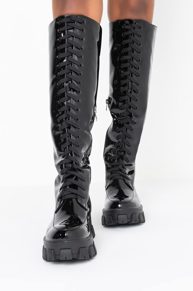 AZALEA WANG PUT THE BLAME ON ME FLATFORM BOOT IN BLACK