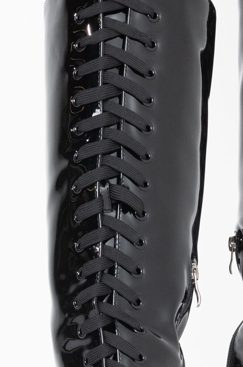 AZALEA WANG PUT THE BLAME ON ME FLATFORM BOOT IN BLACK