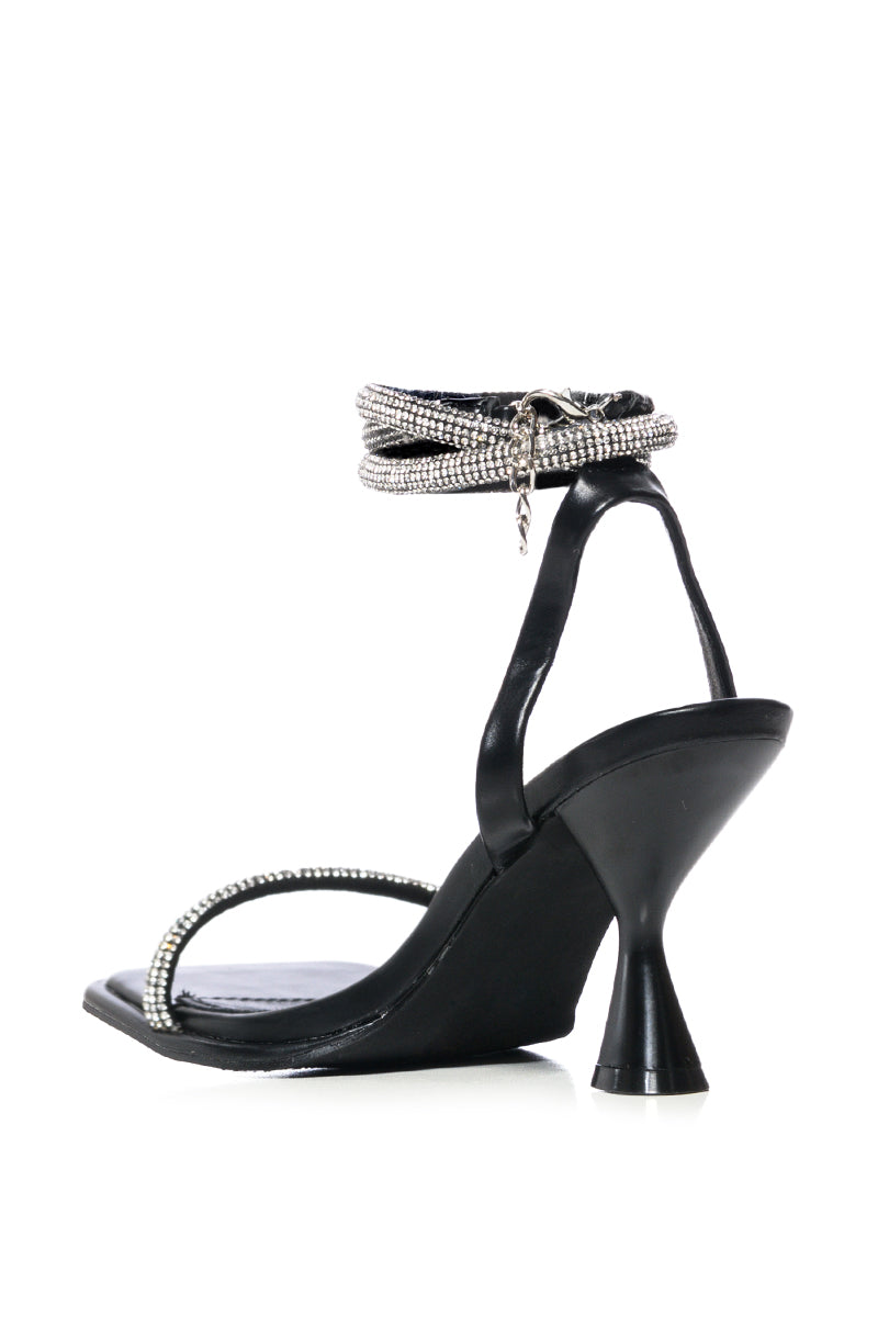 AZALEA WANG RICHARDS BLACK SPARKLE SANDAL