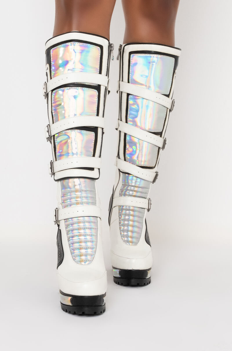 AZALEA WANG STARGAZER CHUNKY BOOT IN WHITE