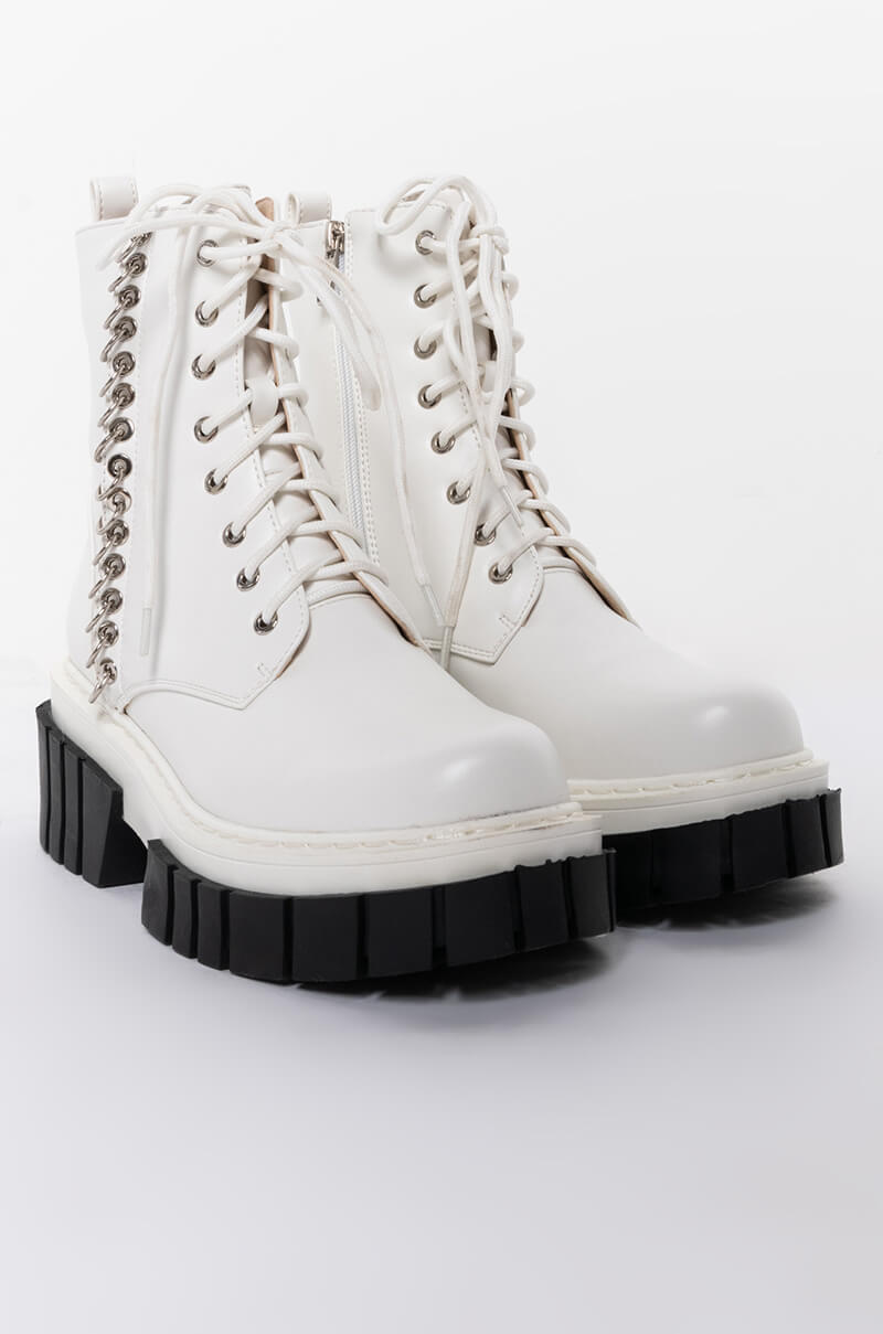 AZALEA WANG SWEET LIKE HONEY FLATFORM BOOTIE IN WHITE