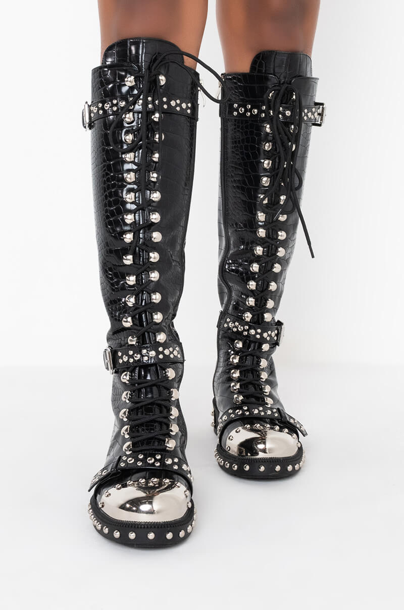 AZALEA WANG THEY INDEPENDENT FLAT BOOT IN BLACK
