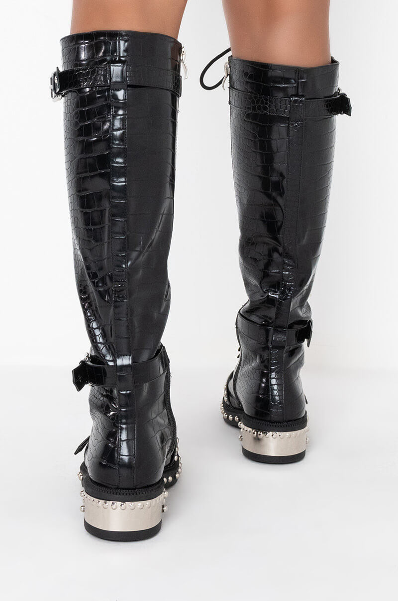 AZALEA WANG THEY INDEPENDENT FLAT BOOT IN BLACK