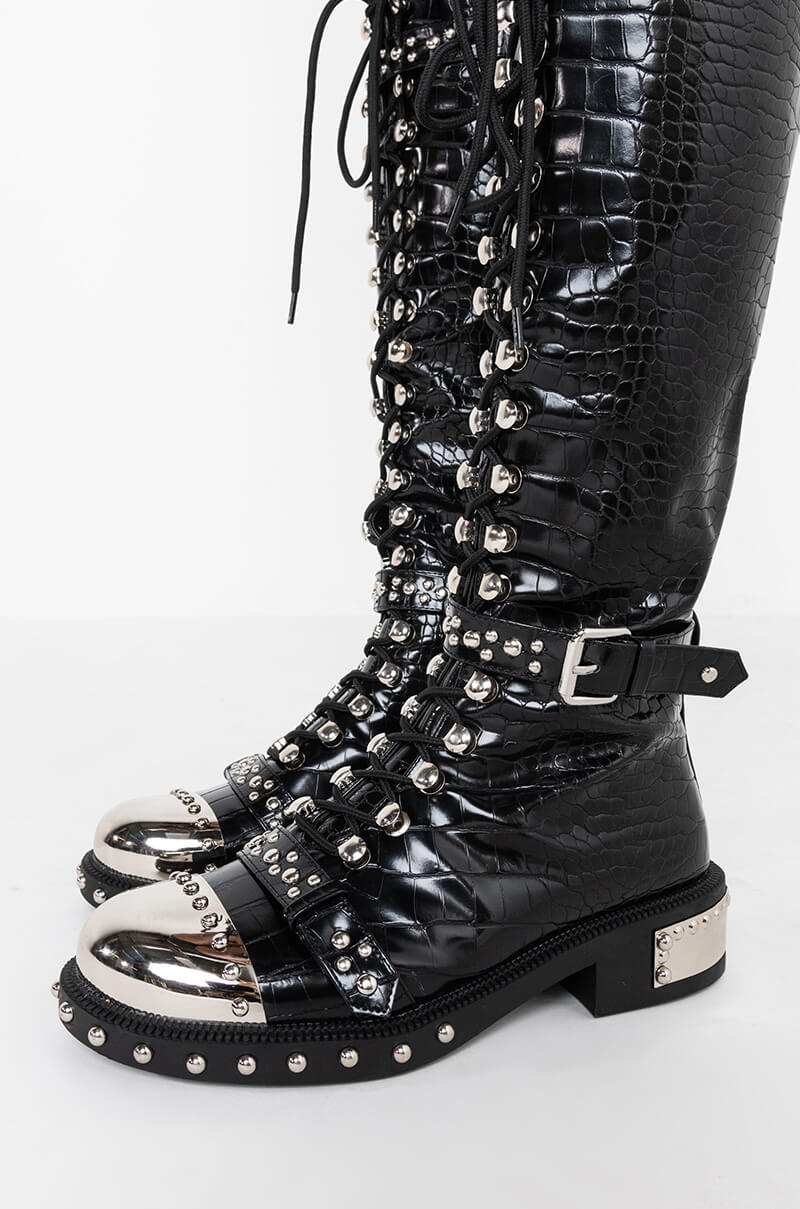 AZALEA WANG THEY INDEPENDENT FLAT BOOT IN BLACK
