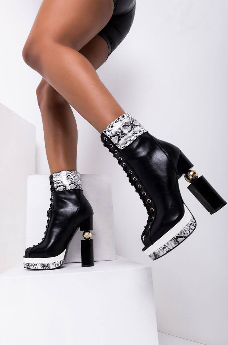 AZALEA WANG THINKING OUT LOUD CHUNKY HEEL BOOTIE IN BLACK
