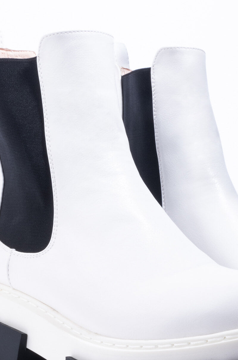 AZALEA WANG TONIC OVER EVERYTHING FLATFORM BOOTIE IN WHITE