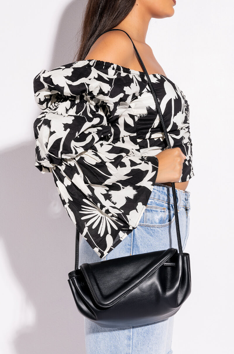 BIRDY BEAK FLAP BLACK PURSE