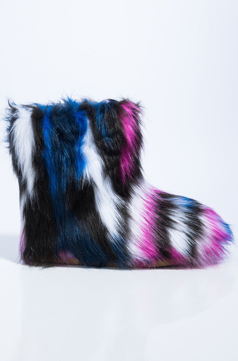 BOSS BITCH FURRY BOOTIE FUCHSIA