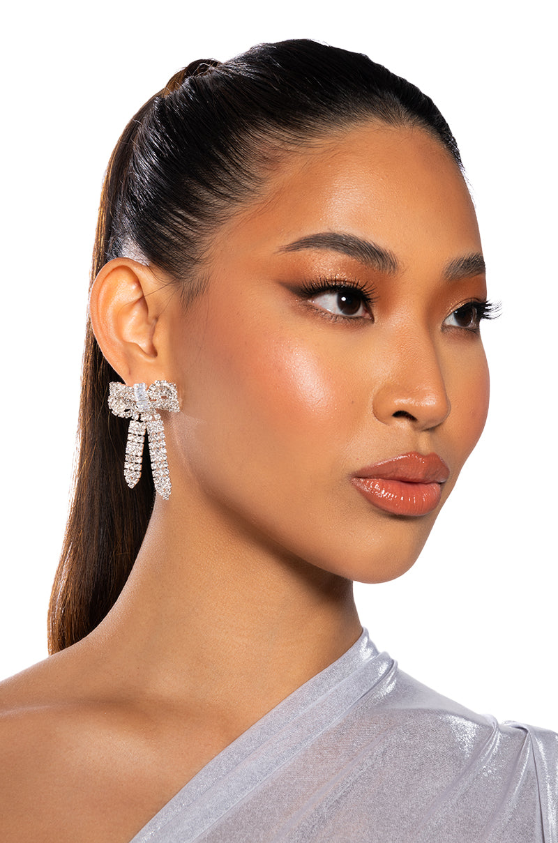 BOW ME EARRING IN SILVER