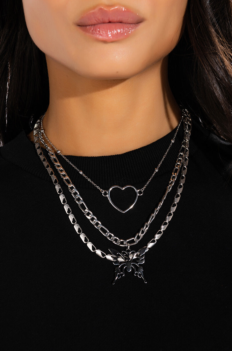 BUTTERFLY DOORS NECKLACE SET
