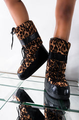 CAPE ROBBIN RUNWAY BOOTIE