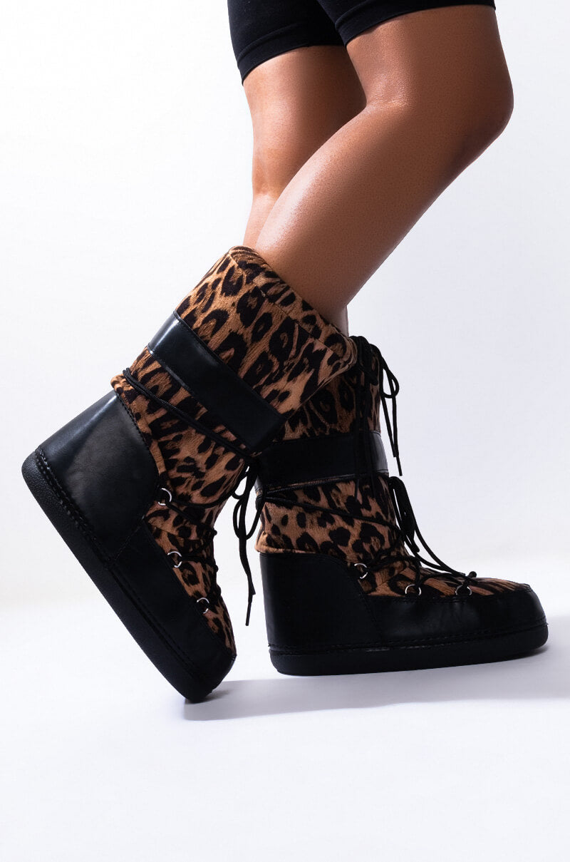 CAPE ROBBIN RUNWAY BOOTIE