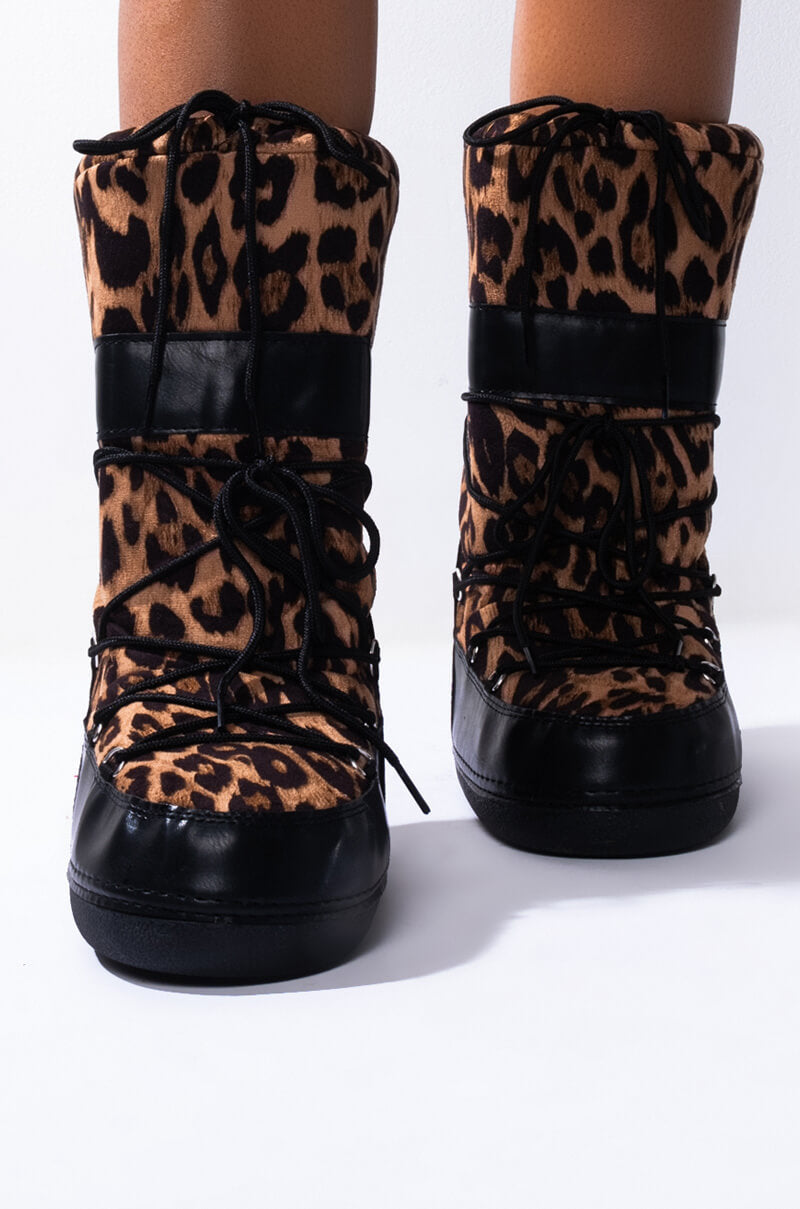 CAPE ROBBIN RUNWAY BOOTIE