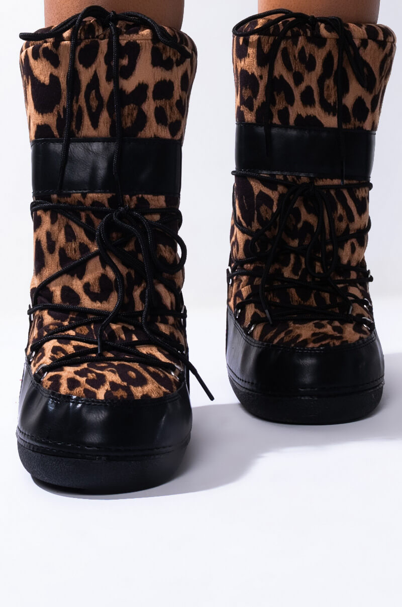 CAPE ROBBIN RUNWAY BOOTIE