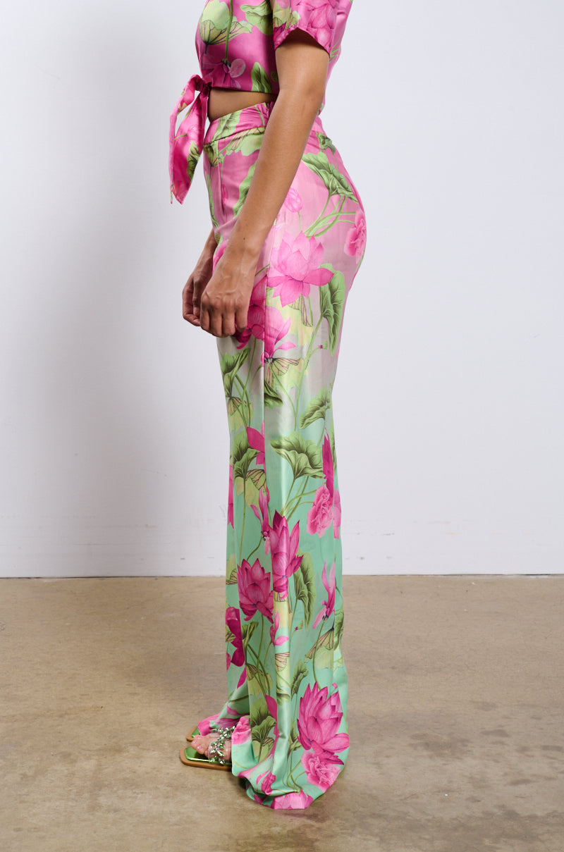 CATCH ME IN MIAMI PRINTED SATIN PANT