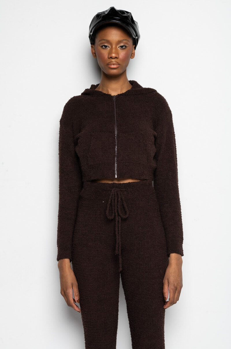 COME THROUGH COZY SWEATSHIRT DARK BROWN