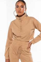 COMFY CROP SWEATSHIRT CAMEL