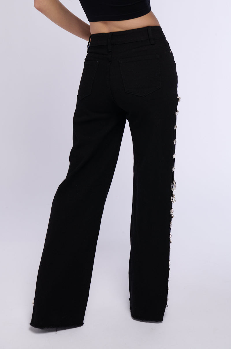 COVERED IN DIAMONDS RELAXED JEANS IN BLACK