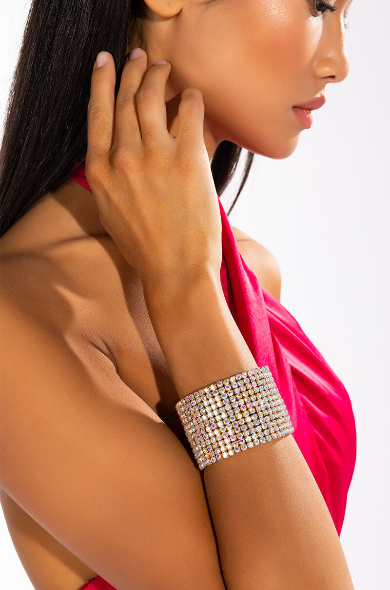 CHAMPION 12 LINE STRETCH BRACELET