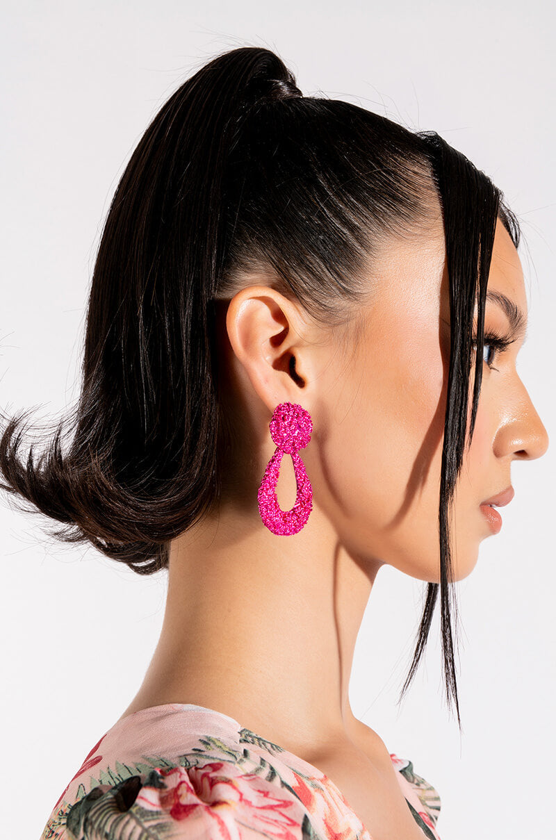 DELILA FUCHSIA CRUSHED DANGLE EARRINGS