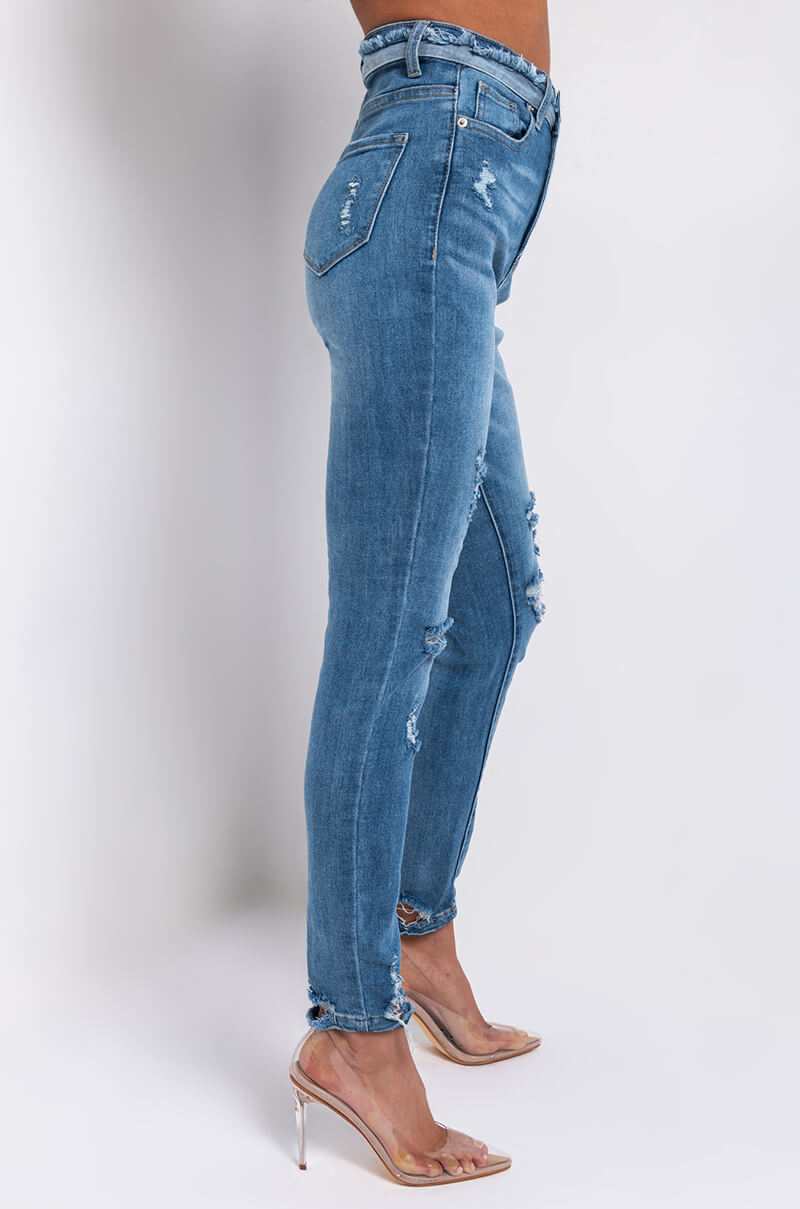 DETAILS MAKE PERFECTION HIGH RISE SKINNY JEANS