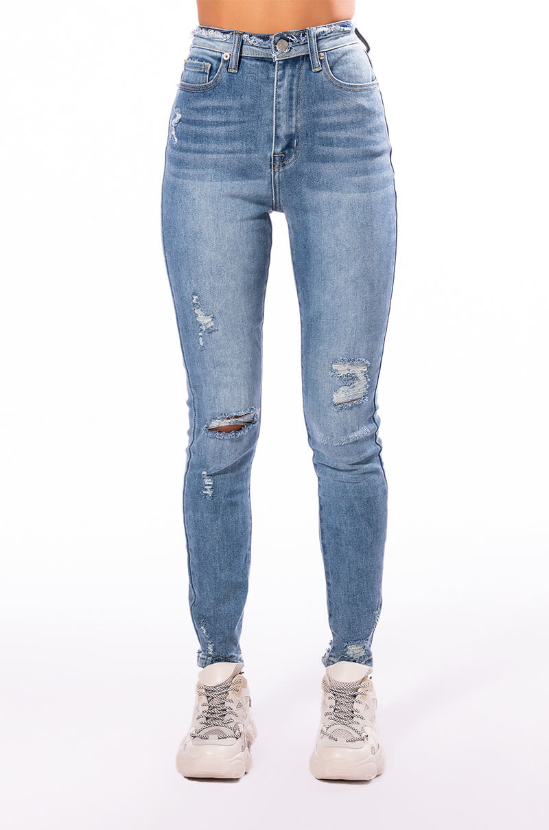 DETAILS MAKE PERFECTION HIGH RISE SKINNY JEANS