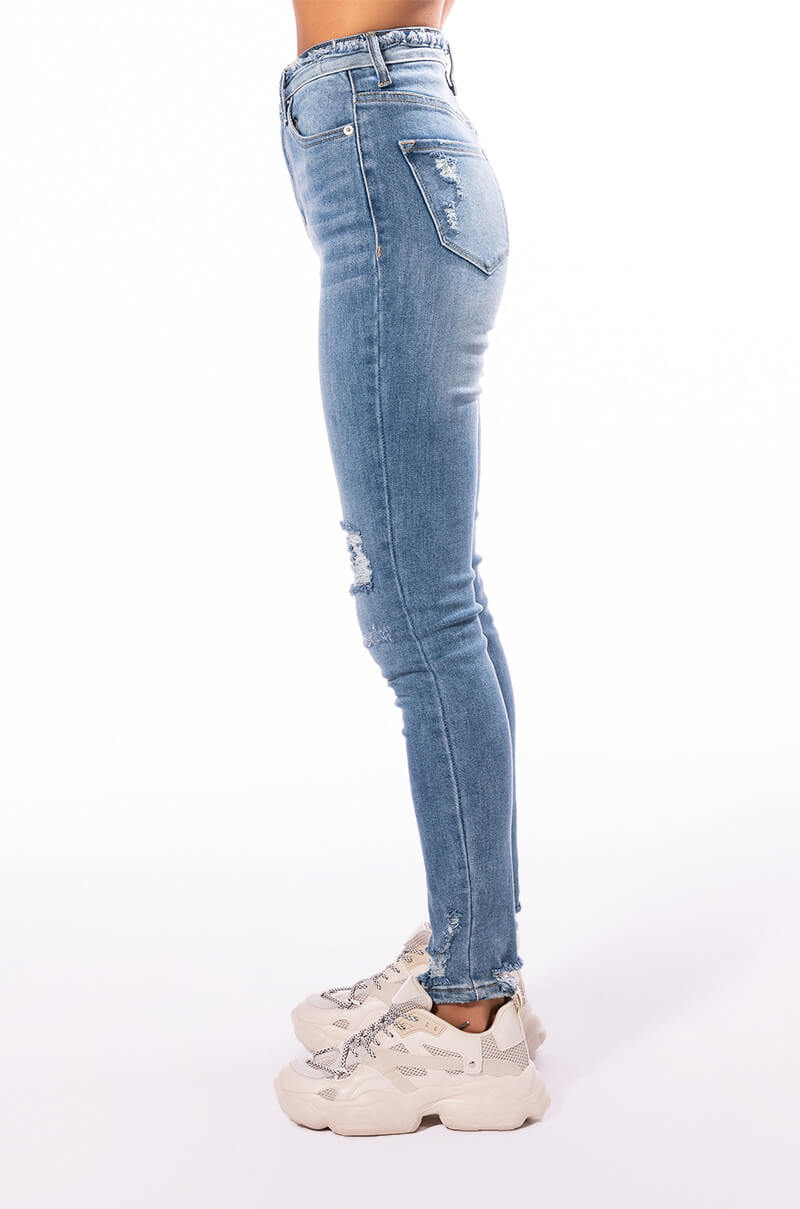 DETAILS MAKE PERFECTION HIGH RISE SKINNY JEANS