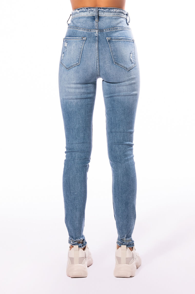 DETAILS MAKE PERFECTION HIGH RISE SKINNY JEANS